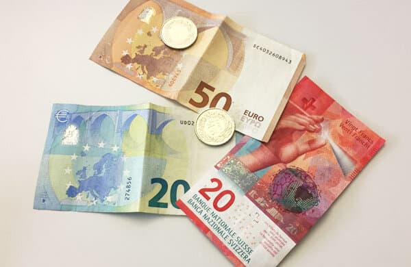 Bargeld_Euro-Schweizer-Franken_Altermatt_bearbeitet