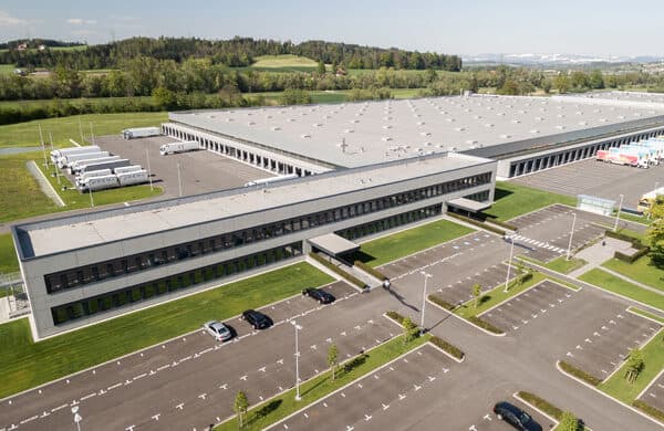 Aldi-Suisse_Verteilzentrum-Perlen_01_bearbeitet