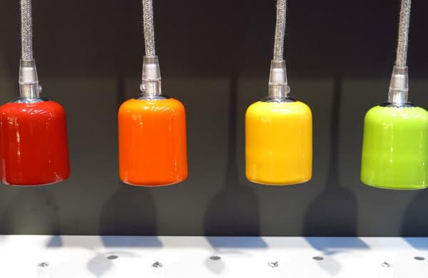 Detailhandel_Lampen-farbig-Altermatt_bearbeitet