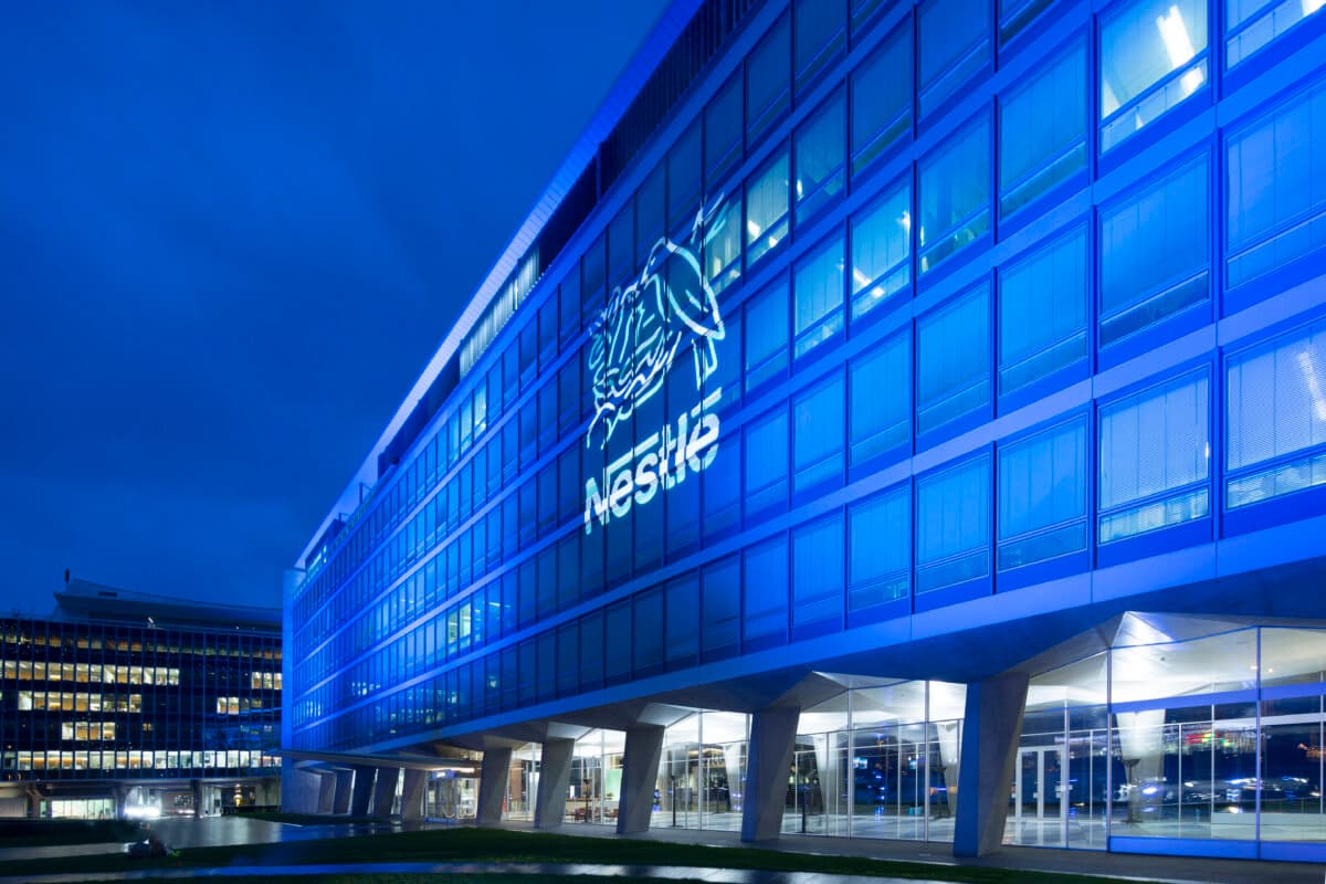 Nestlé gliedert Wassergeschäft in Kooperation mit Platinum Equity aus