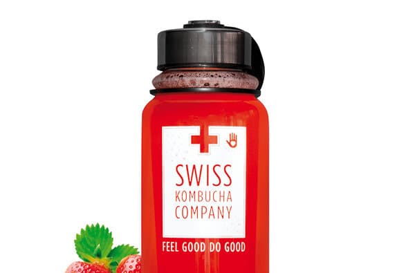 Swiss-Kombucha_Flasche-rot_bearbeitet