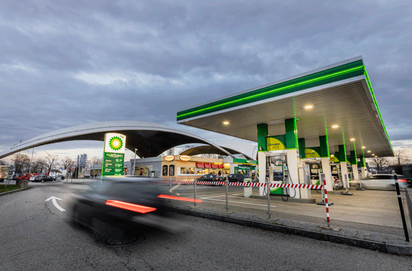 BP-Tankstelle_Bildquelle-Stefano-Schroeter-Oel-Pool_bearbeitet