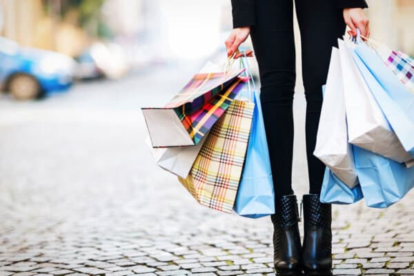 Detailhandel_Shopping_iStock_000033090244_bearbeitet