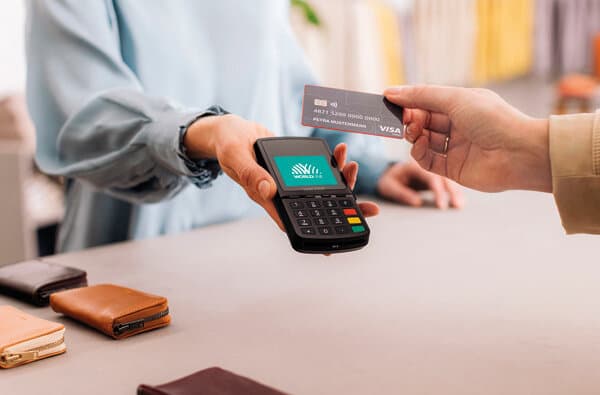 Mobile-Payment_Kartenlesegeraet-QR-Code_02_Quelle-Worldline_bearbeitet