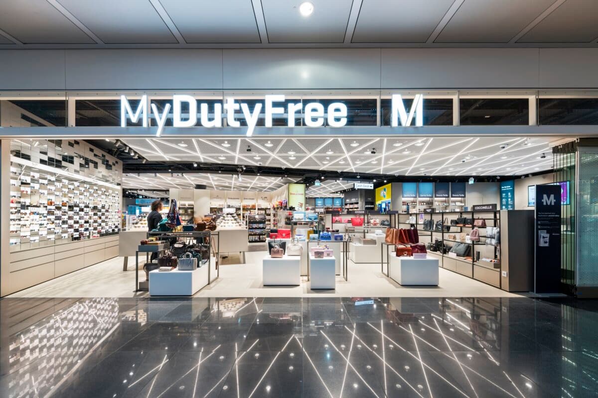 Umdasch_Munich_Airport_-_EUROTRADE_DUTY_FREE_UmdaschShopfitting_Eurotrade_Muenchen_06
